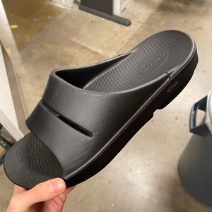 Oofos Recovery Slides